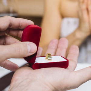 כיצד בוחרים טבעת אירוסין?